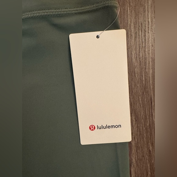 New Lululemon Align high rise pant 25” Light Green. Grey Eucalyptus.Size 8. - Picture 3 of 9